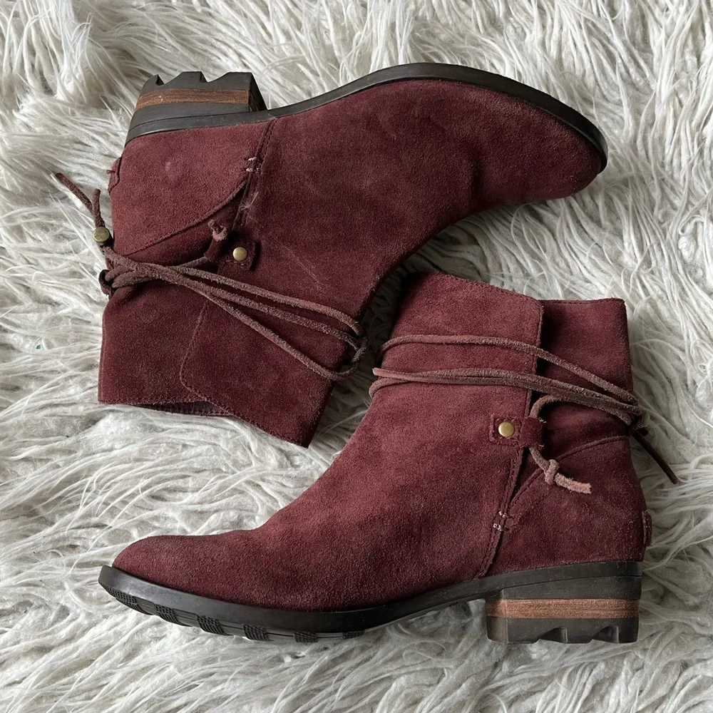 Sorel Farah Short Redwood Hawk Red Suede Heeled Snow Ankle Booties EUC Size 8.5